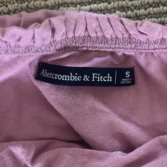 Abercrombie and Fitch strapless top & American Eagle High-Waisted Mom Jean - Picture 3 of 5
